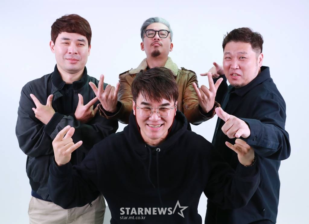 2021.11.18 밴드 밀크티즈 인터뷰 (김경태, 김병욱(가운데 아래), 신조하랑(가운데 위), 홍원기 (왼쪽부터 오른쪽방향) /사진=이동훈 기자 photoguy@