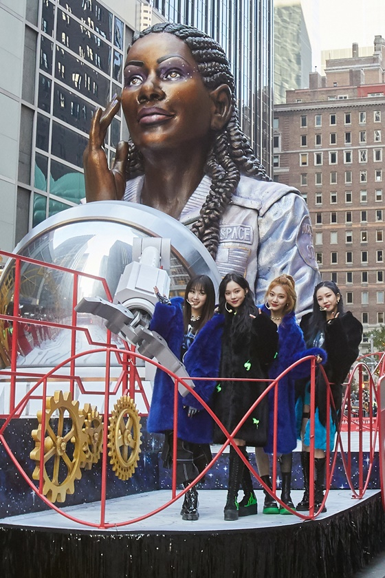 미국 메이시스 땡스기빙 데이 퍼레이드에 참석한 에스파 /사진제공=SM엔터테인먼트
