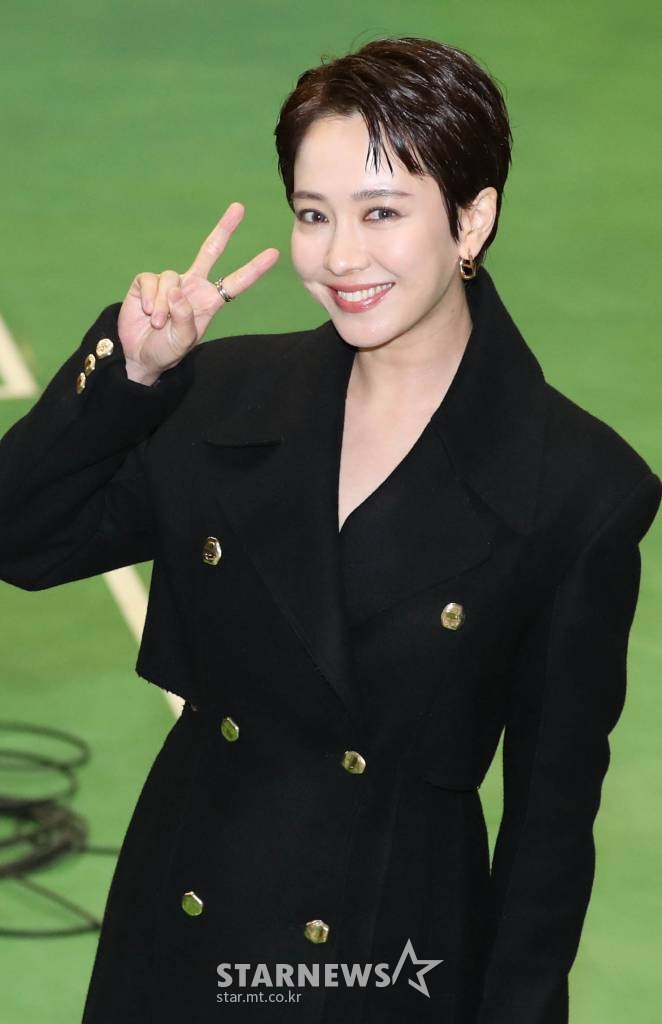 배우 송지효가 2일 오후 서울 강서구 KBS아레나에서 진행된  2021 Asia Artist Awards(2021 아시아 아티스트 어워즈, 2021 AAA) 레드카펫에서 포즈를 취하고 있다. /사진=AAA 기자 star@