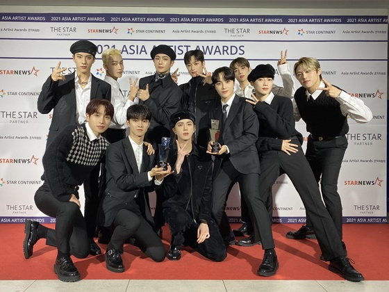 '2021 AAA'에서 2관왕에 오른 더보이즈 /사진제공=IST엔터테인먼트