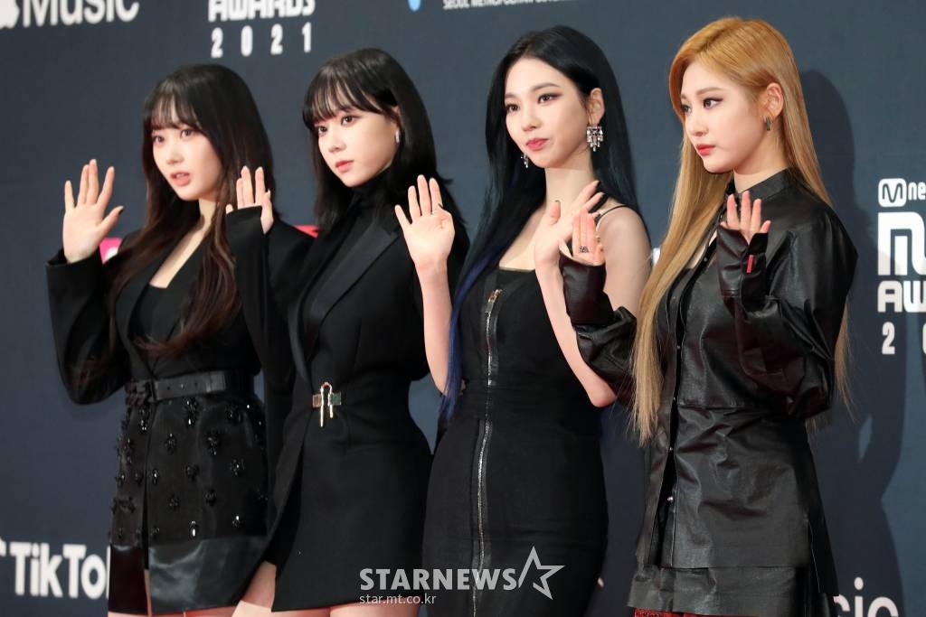 그룹 에스파(aespa) 지젤, 윈터, 카리나 닝닝이 11일 오후 경기도 파주시 CJ ENM 스튜디오 센터에서 진행되는 World’s No.1 K-POP 음악 시상식 ‘2021Mnet ASIAN MUSIC AWARDS (2021 MAMA)’ 레드카펫을 밟고 입장하고 있다. 2021.12.11 /사진=임성균 기자 tjdrbs23@