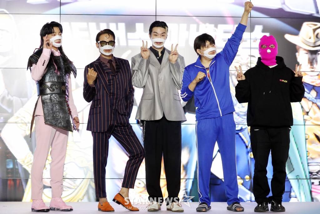 픽보이, 이지훈, 신사마, 더원, 마미손이 14일 오전 서울 동대문구 JW메리어트호텔에서 열린 TV조선 새 예능 '부캐전성시대' 제작발표회에 참석해 포즈를 취하고 있다. 2021.12.14 /사진=임성균 기자 tjdrbs23@