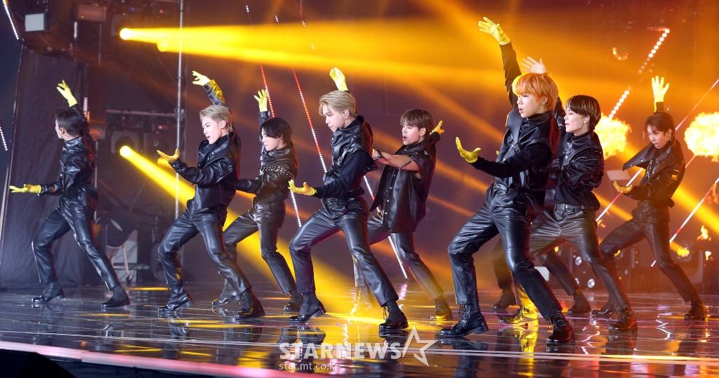 그룹 T1419가 2일 방송된 2021 Asia Artist Awards(2021 아시아 아티스트 어워즈, 2021 AAA) 시상식에서 멋진 무대를 선보이고 있다.  스타뉴스가 주최하고 AAA 조직위원회가 주관하는 AAA는 어디에서도 보지 못했던 새로운 무대를 선보이며 전 세계 팬들의 눈과 귀를 사로잡아 명실상부 NO.1 글로벌 시상식으로 거듭났다. /사진=AAA 기자 star@
