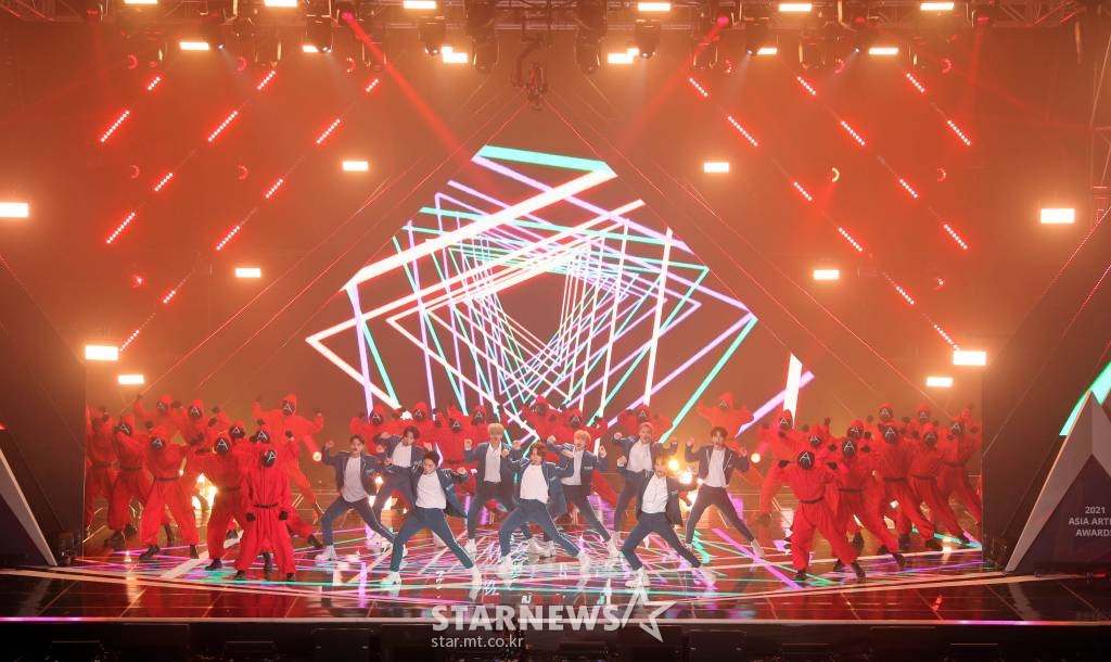 그룹 T1419 노아, 시안, 케빈, 건우, 레오, 온, 제로, 카이리, 키오가 2일 오후 방송된 2021 Asia Artist Awards(2021 아시아 아티스트 어워즈, 2021 AAA) 시상식에서 멋진 무대를 선보이고 있다.  스타뉴스가 주최하고 AAA 조직위원회가 주관하는 AAA는 어디에서도 보지 못했던 새로운 무대를 선보이며 전 세계 팬들의 눈과 귀를 사로잡아 명실상부 NO.1 글로벌 시상식으로 거듭났다. /사진=AAA 기자 star@