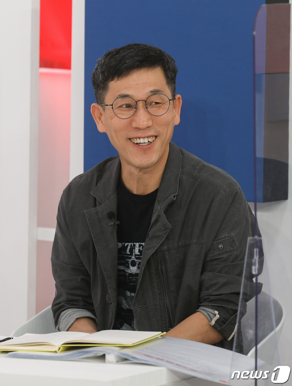 (서울=뉴스1) 국회사진취재단 = 진중권 전 동양대학교 교수가 9일 오후 서울 금천구 즐스튜디오에서 열린 '국민시그널' 국민의힘 대선 경선 후보 공개면접에서 면접관으로 참석하고 있다. 2021.9.9/뉴스1