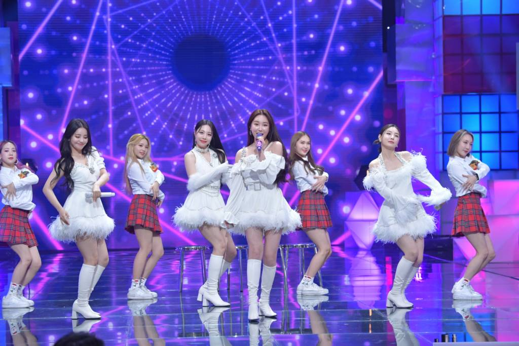 걸그룹 브레이브걸스가 25일 오후 진행된 '2021 KBS 연예대상'에서 축하공연을 펼치고 있다. /사진제공=KBS 2021.12.25 /사진=이동훈 기자 photoguy@