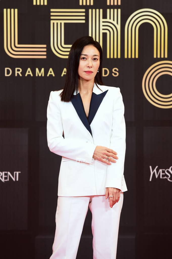 배우 장영남이 30일 오후 비공개로 진행된 2021 MBC 연기대상 레드카펫 행사에 참석해 포즈를 취하고 있다. /사진제공=MBC 2021.12.30 /사진=이동훈 기자 photoguy@