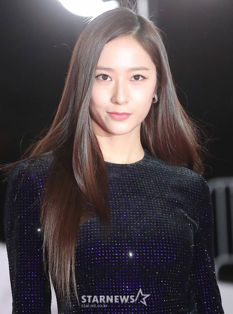 배우 정수정이 26일 오후 서울 영등포구 여의도동 KBS홀에서 열린 42회 청룡영화상에 참석하고 있다. 2021.11.26 /사진=김창현 기자 chmt@