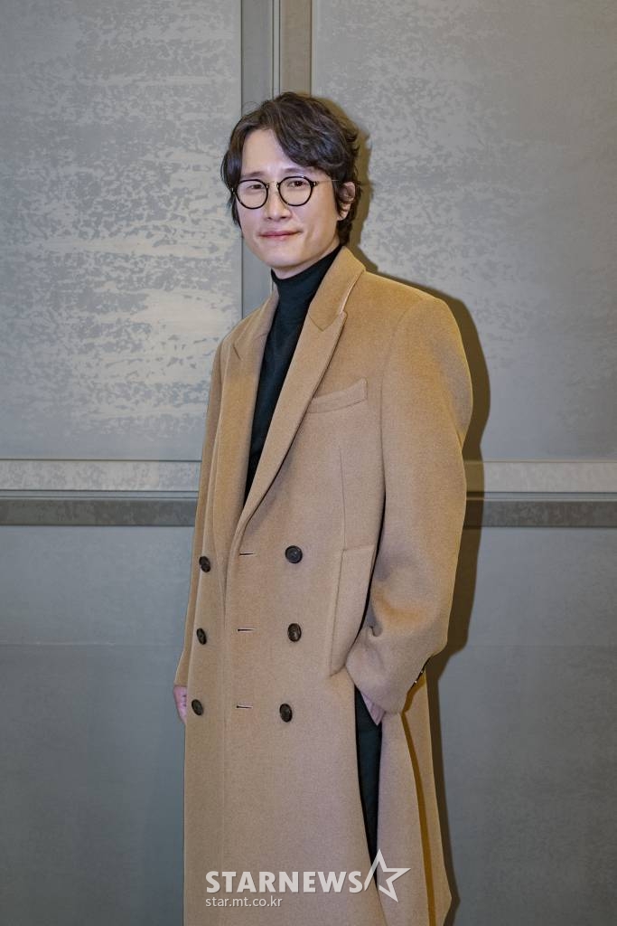 영화 '특송'(감독 박대민)의 주연배우 송새벽이 3일 오전 진행된 라운드 인터뷰를 위해 포즈를 취하고 있다.  성공률 100%의 특송 전문 드라이버 '은하'가 예기치 못한 배송사고에 휘말리면서 벌어지는 추격전을 담은 범죄 오락 액션 영화 '특송'은 오는 12일 개봉된다. /사진제공=NEW 2022.01.03 /사진=이동훈 기자 photoguy@