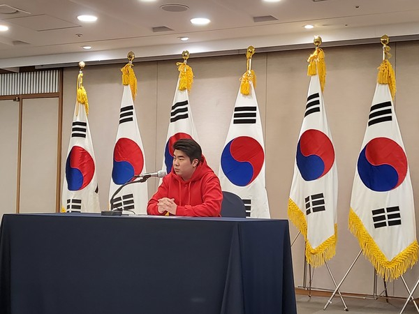 /사진=서울시 서초갑 국회의원 보궐선거에 만21세 청년기업인 송자호 피카프로젝트 대표 출마 기자회견 모습