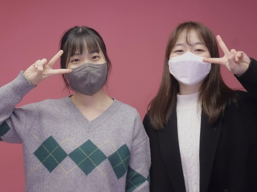 제9회 빅콘테스트에서 스포츠테크 부문 최우수상을 받은 홍정민(왼쪽)-이수민씨조. /사진=이수민씨 제공