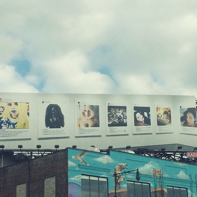 리처드 프린스(Richard Prince)의 '새로운 초상(New Portraits)' 전시회 홍보 빌보드(2015). 사진제공= Cited in court documents.