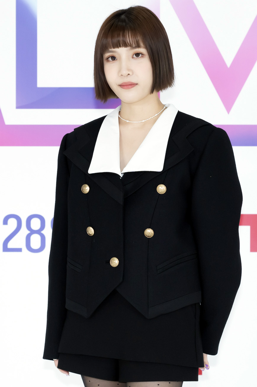 가수 김나영이 27일 오후 온라인으로 진생된 티빙 예능 '얼라이브' 제작발표회에 참석해 포즈를 취하고 있다. <사진=티빙 제공> 2022.01.27 /사진=임성균 기자 tjdrbs23@