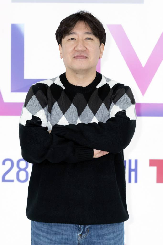 이선우PD가 27일 오후 온라인으로 진생된 티빙 예능 '얼라이브' 제작발표회에 참석해 포즈를 취하고 있다. <사진=티빙 제공> 2022.01.27 /사진=임성균 기자 tjdrbs23@