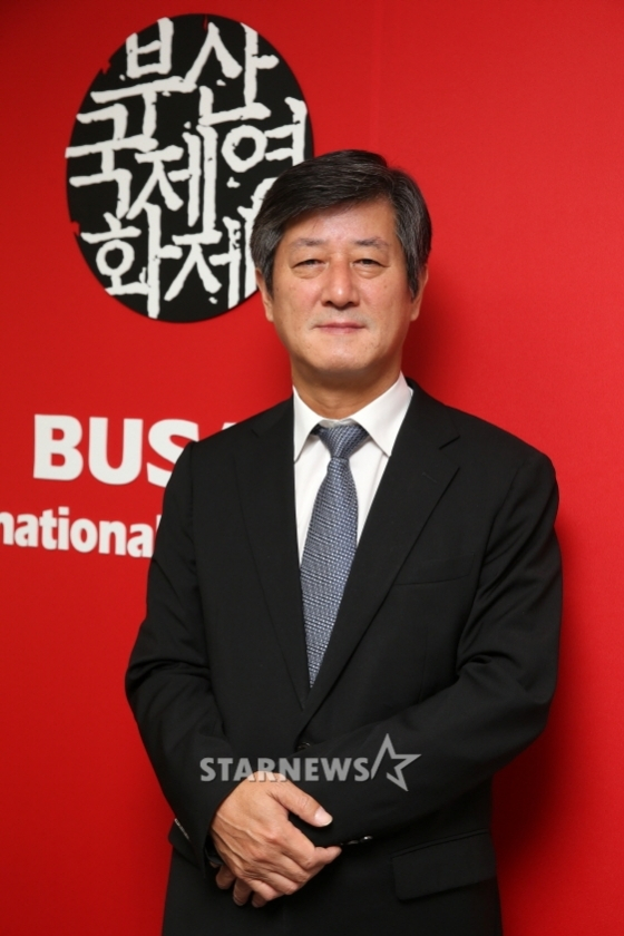 이용관 부산국제영화제 이사장이 연임에 성공했다.
