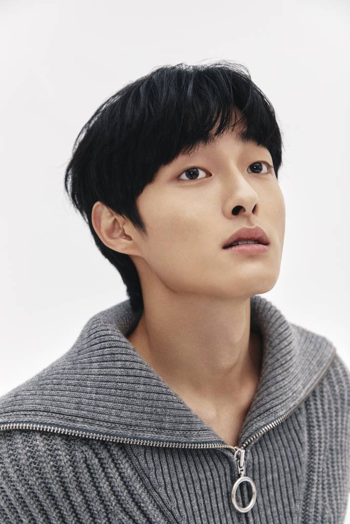 넷플릭스 오리지널 드라마 '지금 우리 학교는'(연출 이재규, 김남수)의 주연배우 윤찬영이 11일 오전 진행된 인터뷰를 위해 포즈를 취하고 있다.  '지금 우리 학교는'은 좀비 바이러스가 퍼진 한 고등학교에 고립된 이들과 그들을 구하려는 자들이 한 치 앞을 알 수 없는 극한의 상황을 겪으며 벌어지는 이야기다. /사진제공=넷플릭스 2022.02.11