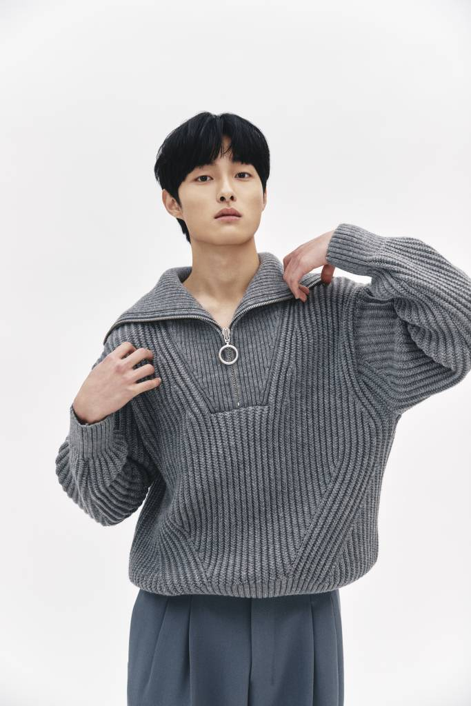넷플릭스 오리지널 드라마 '지금 우리 학교는'(연출 이재규, 김남수)의 주연배우 윤찬영이 11일 오전 진행된 인터뷰를 위해 포즈를 취하고 있다.  '지금 우리 학교는'은 좀비 바이러스가 퍼진 한 고등학교에 고립된 이들과 그들을 구하려는 자들이 한 치 앞을 알 수 없는 극한의 상황을 겪으며 벌어지는 이야기다. /사진제공=넷플릭스 2022.02.11