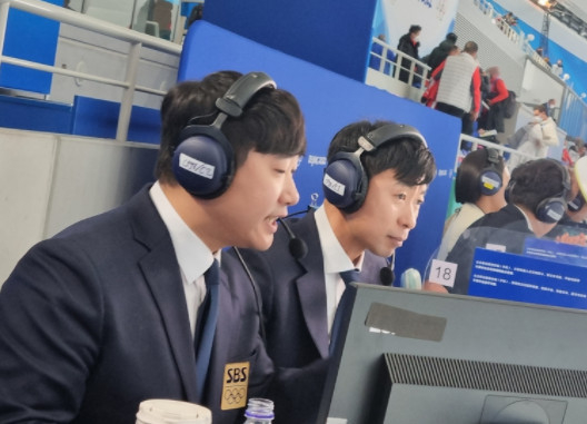 배성재(왼쪽) 캐스터와 제갈성렬 해설위원. /사진=SBS 제공