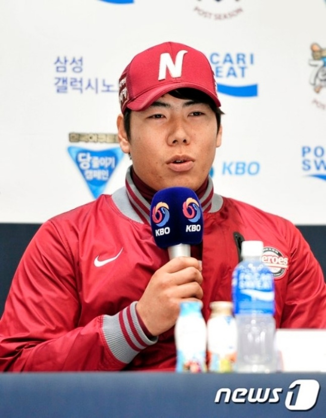 강정호가 넥센 히어로즈 시절인 2014년 한국시리즈를 앞두고 인터뷰를 하고 있다./사진=뉴스1