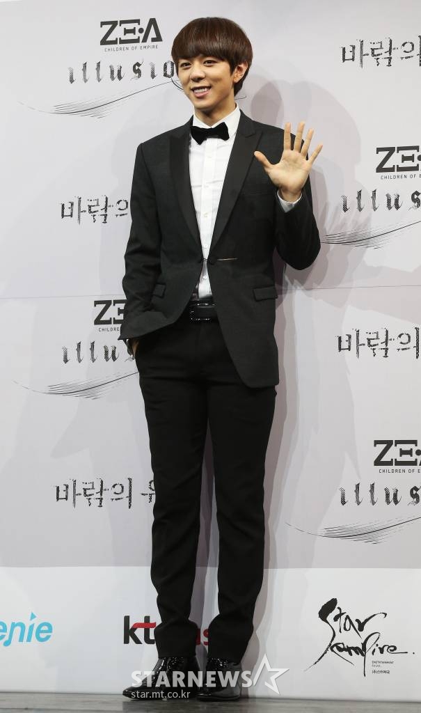 그룹 제국의 아이들이 8일 오후 서울 청담동 한 클럽에서 열린 미니앨범 '일루전'(illusion) 쇼케이스 및 기자간담회를 진행하고 있다. 제국의 아이들은 오는 9일 신곡 '바람의 유령' 공개를 시작으로 컴백해 본격적인 활동에 돌입한다. /사진=이동훈 기자 photoguy@