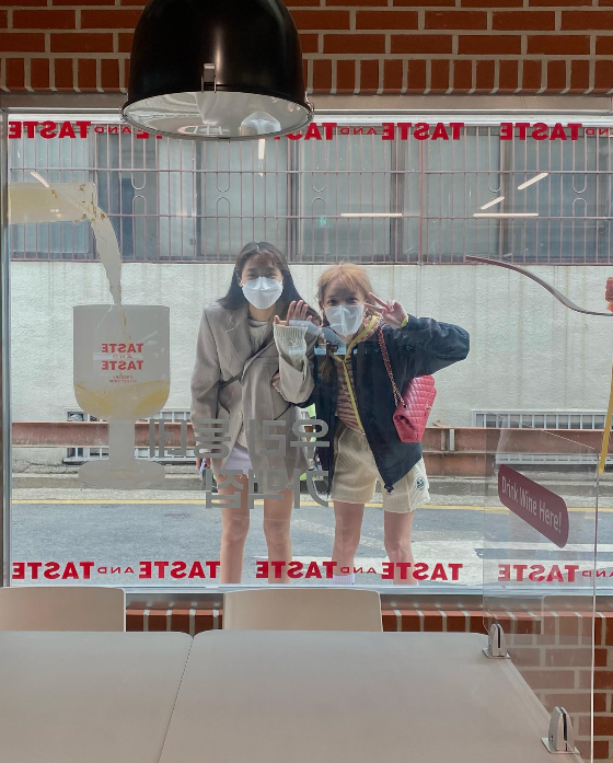 설현과 지민/사진=설현 인스타그램