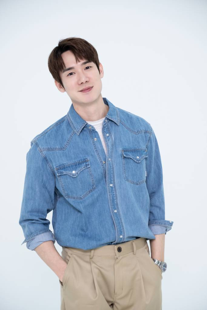 영화 '배니싱: 미제사건'(감독 드니 데르쿠르)의 배우 유연석이 29일 오전 화상으로 진행된 인터뷰를 위해 포즈를 취하고 있다. 신원 미상의 변사체가 발견되고, 사건을 담당하게 된 형사 '진호'(유연석)와 국제 법의학자 '알리스'(올가 쿠릴렌코)의 공조 수사로 충격적인 사건의 전말을 마주하게 되면서 벌어지는 서스펜스 범죄 스릴러 '배니싱: 미제사건'은 3월 개봉 예정이다. /사진제공=제이앤씨미디어그룹 2022.03.29 /사진=이동훈 기자 photoguy@