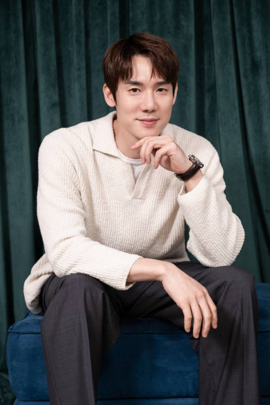 영화 '배니싱: 미제사건'(감독 드니 데르쿠르)의 배우 유연석이 29일 오전 화상으로 진행된 인터뷰를 위해 포즈를 취하고 있다. 신원 미상의 변사체가 발견되고, 사건을 담당하게 된 형사 '진호'(유연석)와 국제 법의학자 '알리스'(올가 쿠릴렌코)의 공조 수사로 충격적인 사건의 전말을 마주하게 되면서 벌어지는 서스펜스 범죄 스릴러 '배니싱: 미제사건'은 3월 개봉 예정이다. /사진제공=제이앤씨미디어그룹 2022.03.29 /사진=이동훈 기자 photoguy@