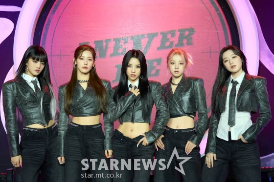 그룹 (여자)아이들((G)I-DLE) 민니, 미연, 소연, 우기, 슈화가 14일 오후 온라인으로 진행된 첫 정규앨범 '아이 네버 다이' 발매 쇼케이스를 열고 포즈를 취하고 있다. 2022.03.14 <사진=큐브> /사진=임성균 기자 tjdrbs23@