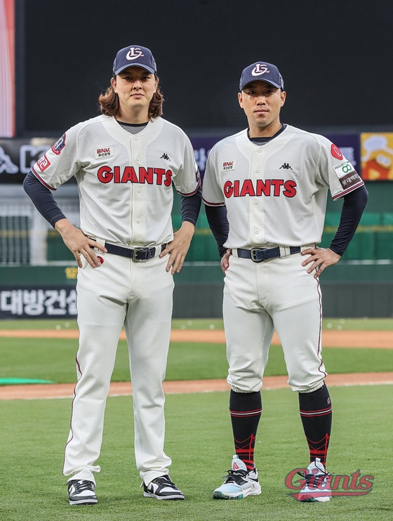 창단 40주년 기념 롯데 유니폼. /사진=롯데 자이언츠 제공