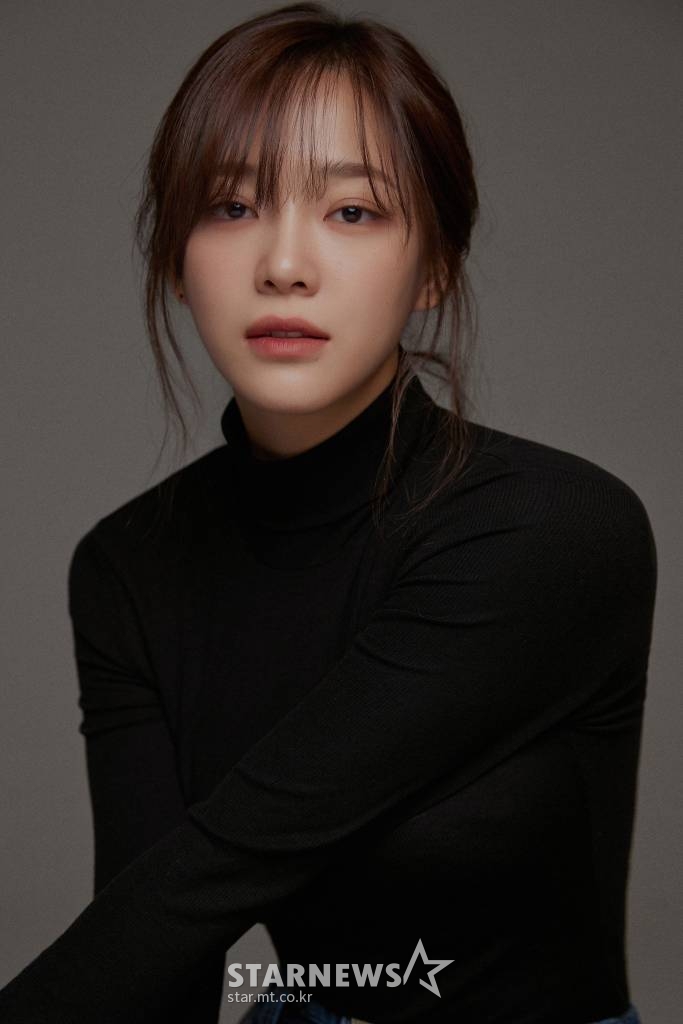 SBS 드라마 '사내맞선'의 주연배우 김세정이 화상 종영 인터뷰를 위해 포즈를 취하고 있다. '사내맞선'은 얼굴 천재 능력남 CEO와 정체를 속인 맞선녀 직원의 스릴 가득 '퇴사 방지' 오피스 로맨스다. /사진제공=젤리피쉬엔터테인먼트 2022.04.07 /사진=이동훈 기자 photoguy@