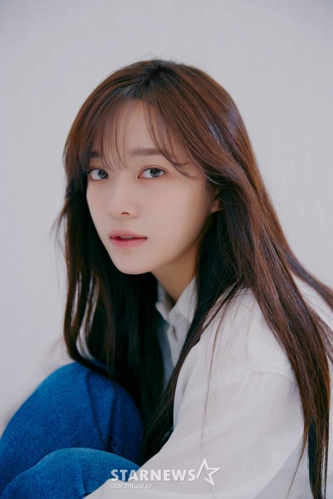 SBS 드라마 '사내맞선'의 주연배우 김세정이 화상 종영 인터뷰를 위해 포즈를 취하고 있다. '사내맞선'은 얼굴 천재 능력남 CEO와 정체를 속인 맞선녀 직원의 스릴 가득 '퇴사 방지' 오피스 로맨스다. /사진제공=젤리피쉬엔터테인먼트 2022.04.07 /사진=이동훈 기자 photoguy@