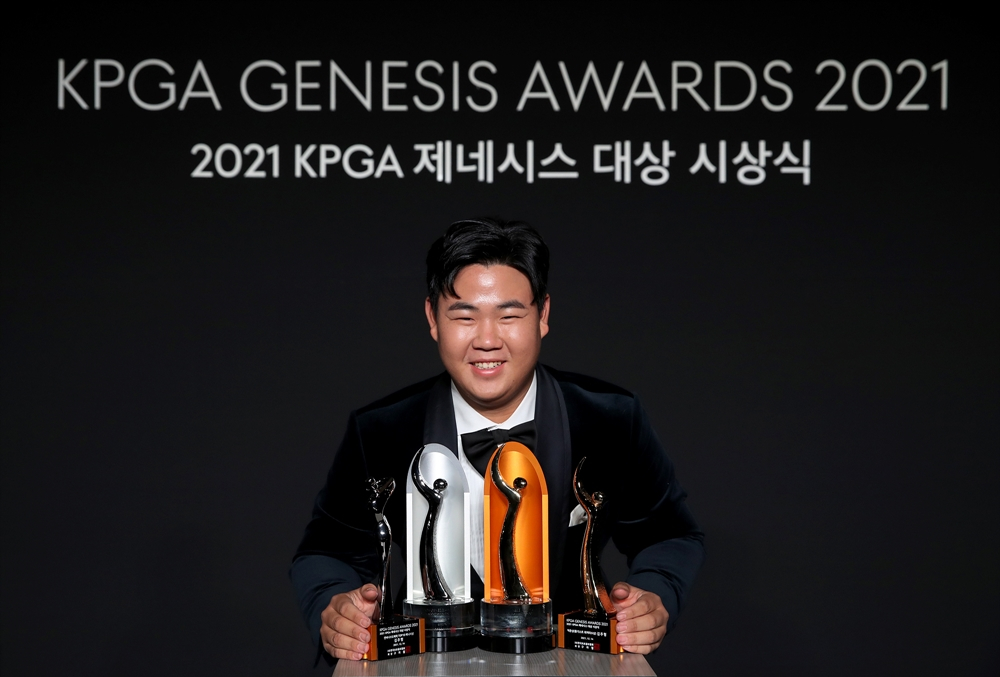지난해 KPGA 제네시스 대상 시상식에서 4관왕에 올랐던 김주형./사진=KPGA