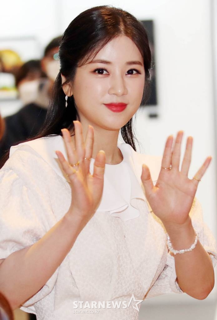그룹 에이핑크 박초롱이 23일 오후 경기 부천시 만화박물관에서 열린 '제22회 부천국제애니메이션페스티벌' 개막식에 참석하고 있다. /사진=부천(경기)=임성균 기자 tjdrbs23@