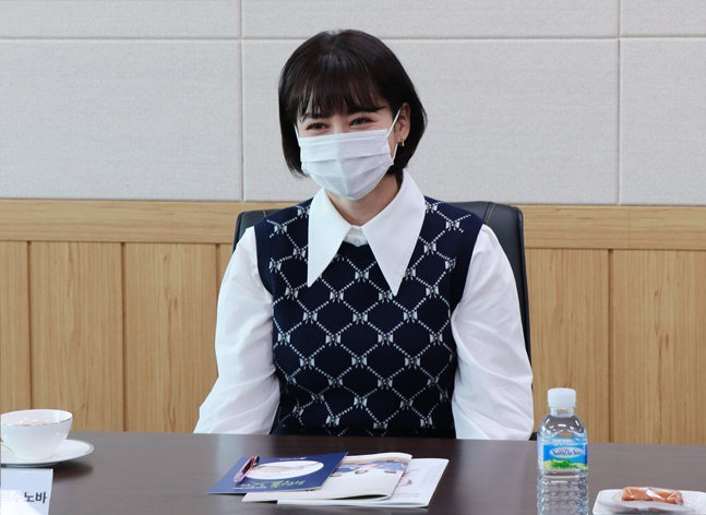 위촉식에 참석한 구잘. /사진=대한사회복지회