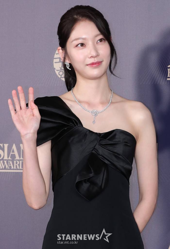배우 공승연이 8일 오후 부산 해운대구 파라다이스호텔 그랜드볼룸에서 진행된 '제26회 부산국제영화제'(BIFF) 아시아 필름 어워즈에 참석해 포토타임을 갖고 있다. 2021.10.08 /사진=김창현 기자 chmt@