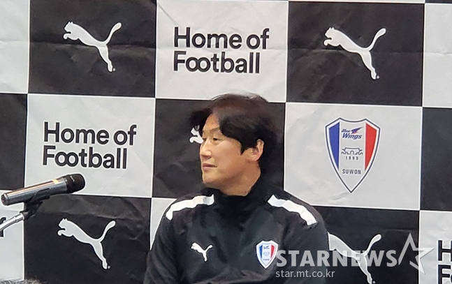 21일 경기도 화성시 공식 미디어데이에 참석한 이병근 감독. /사진=김명석 기자