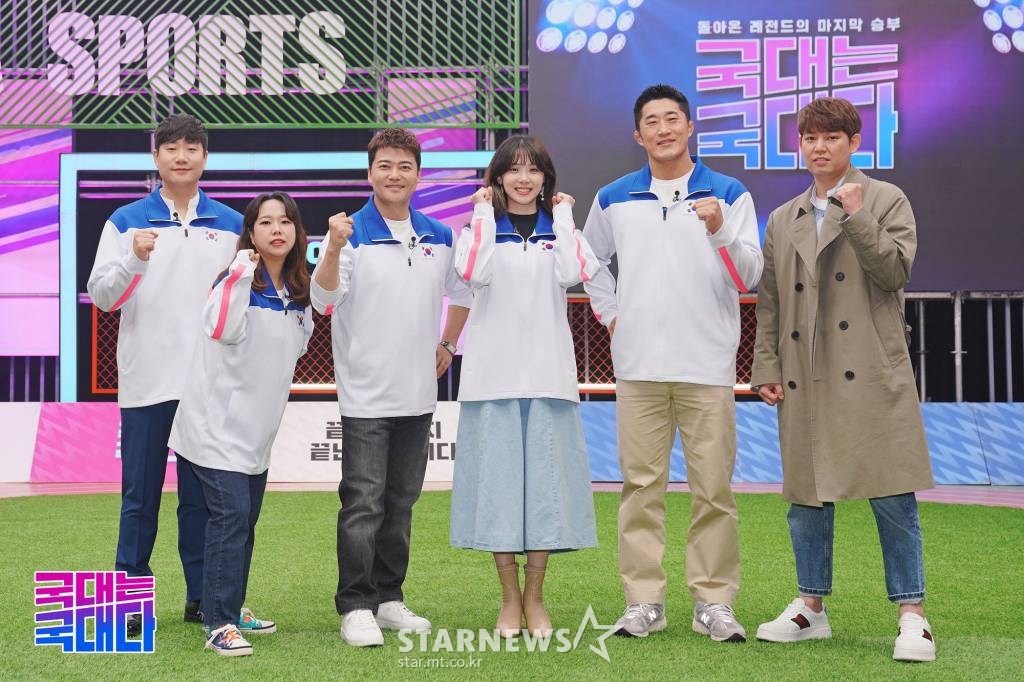 배성재, 홍현희, 전현무, 김민아, 김동현, 이효원 PD가 22일 온라인으로 진행된 MBN '국대는 국대다' 기자간담회에 참석해 포즈를 취하고 있다. 2022.04.22 <사진=MBN> /사진=임성균 기자 tjdrbs23@