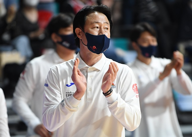 오리온 강을준 감독. /사진=KBL