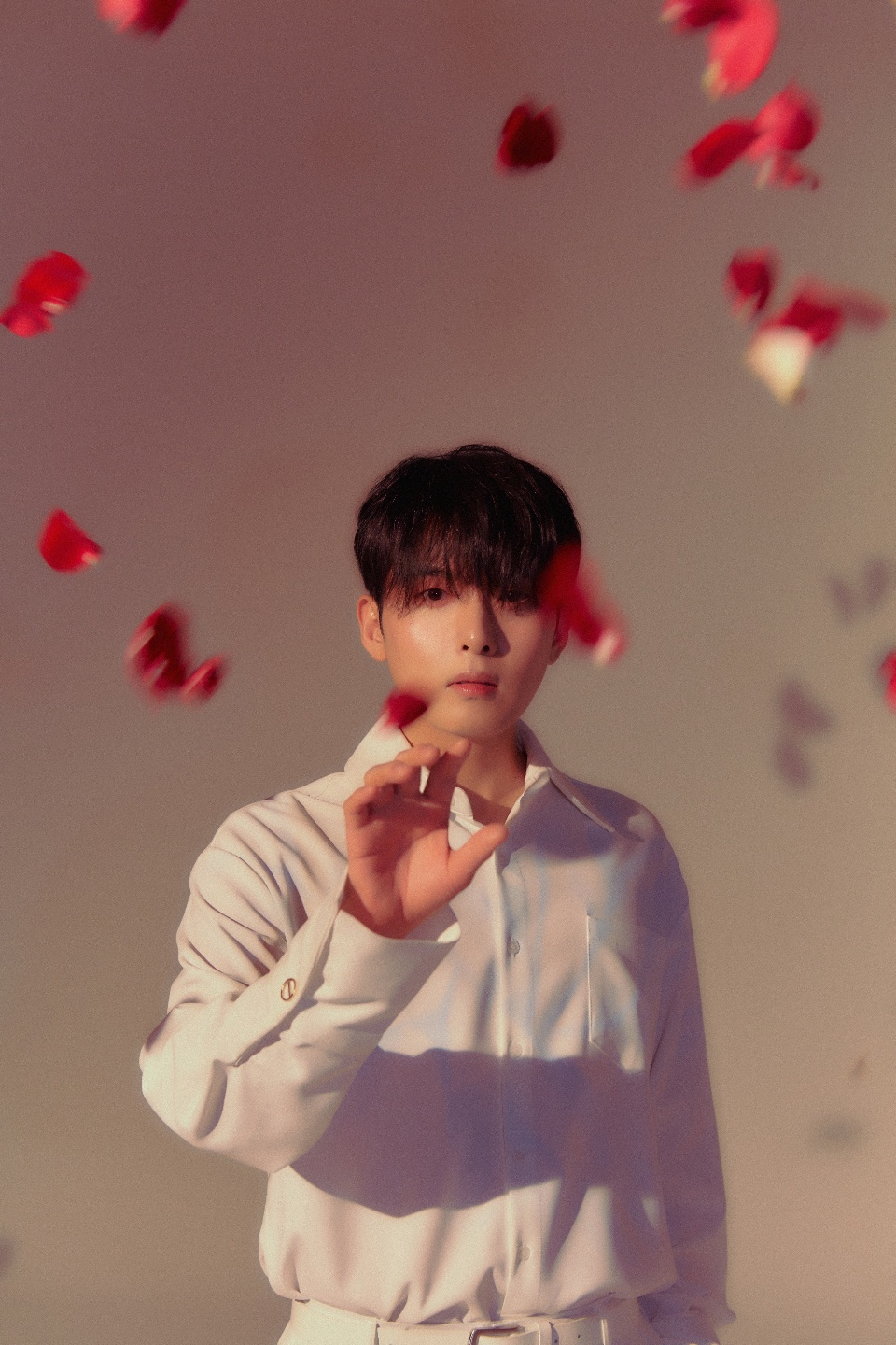 려욱 미니 3집 A Wild Rose 콘셉트 포토 /사진제공=SJ레이블