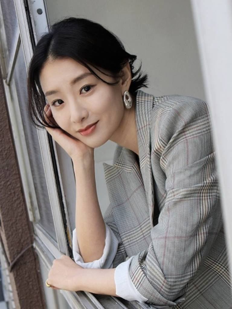 영화 '우연과 상상'의 배우 현리가 4일 화상으로 진행된 인터뷰를 위해 포즈를 취하고 있다. /사진제공=그린나래미디어 2022.05.04 /사진=이동훈 기자 photoguy@