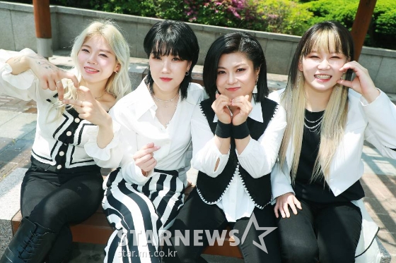 밴드 워킹 애프터 유의 한겸(사진 맨 왼쪽부터 오른쪽으로), 해인, 아현, 써니/사진=이동훈 기자 photoguy@