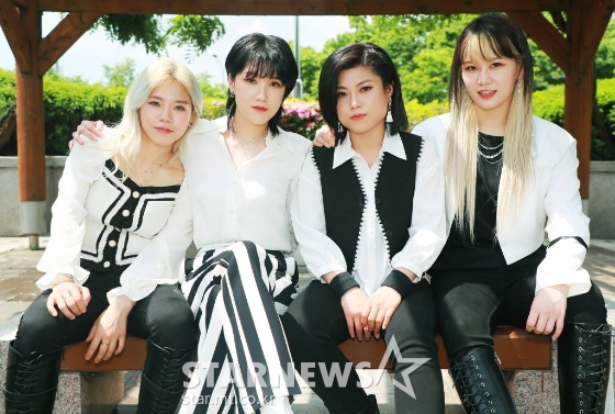 밴드 워킹 애프터 유의 한겸(사진 맨 왼쪽부터 오른쪽으로), 해인, 아현, 써니/사진=이동훈 기자 photoguy@