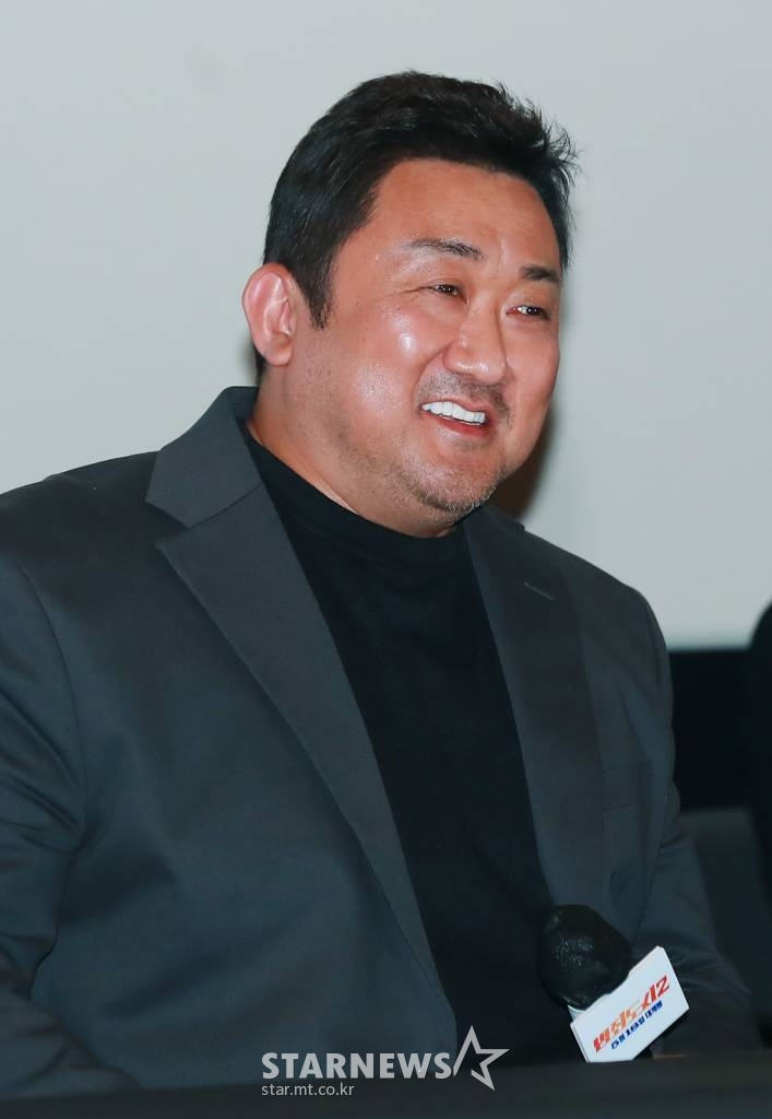 배우 마동석이 11일 오후 서울 코엑스 메가박스에서 진행된 영화 '범죄도시2'(감독 이상용) 언론시사회에 참석해 질문에 답하고 있다. 괴물형사 '마석도'(마동석)와 금천서 강력반이 베트남 일대를 장악한 최강 빌런 '강해상'(손석구)을 잡기 위해 펼치는 통쾌한 범죄 소탕 작전을 그린 영화 '범죄도시2'는 오는18일 개봉한다. /2022.05.18 /사진=이동훈 기자 photoguy@