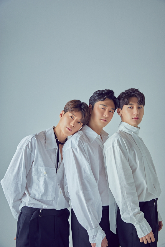 트로트 그룹 더블레스./사진제공=KDH엔터테인먼트