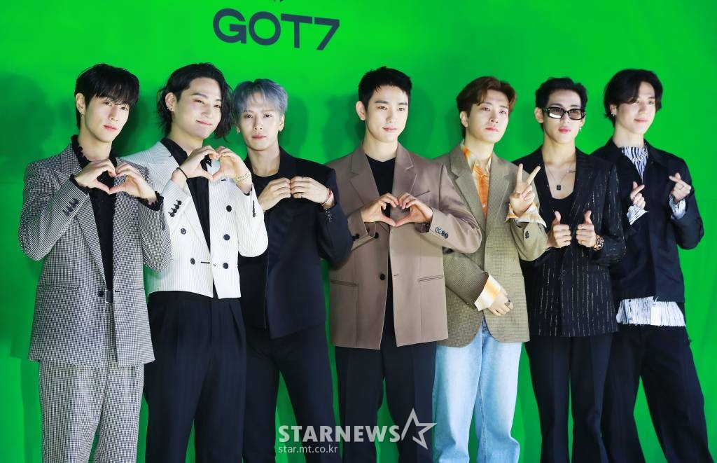 그룹 갓세븐(GOT7)이 23일 오후 서울 강남구 한 호텔에서 진행된 새 미니앨범 'GOT7' 발매기념 기자간담회에 참석해 포즈를 취하고 있다. 이번 앨범에는 타이틀 곡 'NANANA'를 비롯해, 'TRUTH', 'Drive Me To The Moon', 'TWO', 'Don't Care About Me', 'Don't Leave Me Alone' 등 6곡이 수록됐다. /2022.05.23 /사진=이동훈 기자 photoguy@
