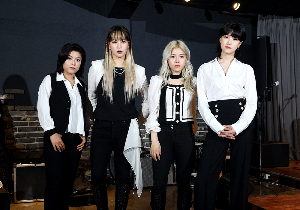 밴드 워킹 애프터 유./사진제공=KDH엔터테인먼트