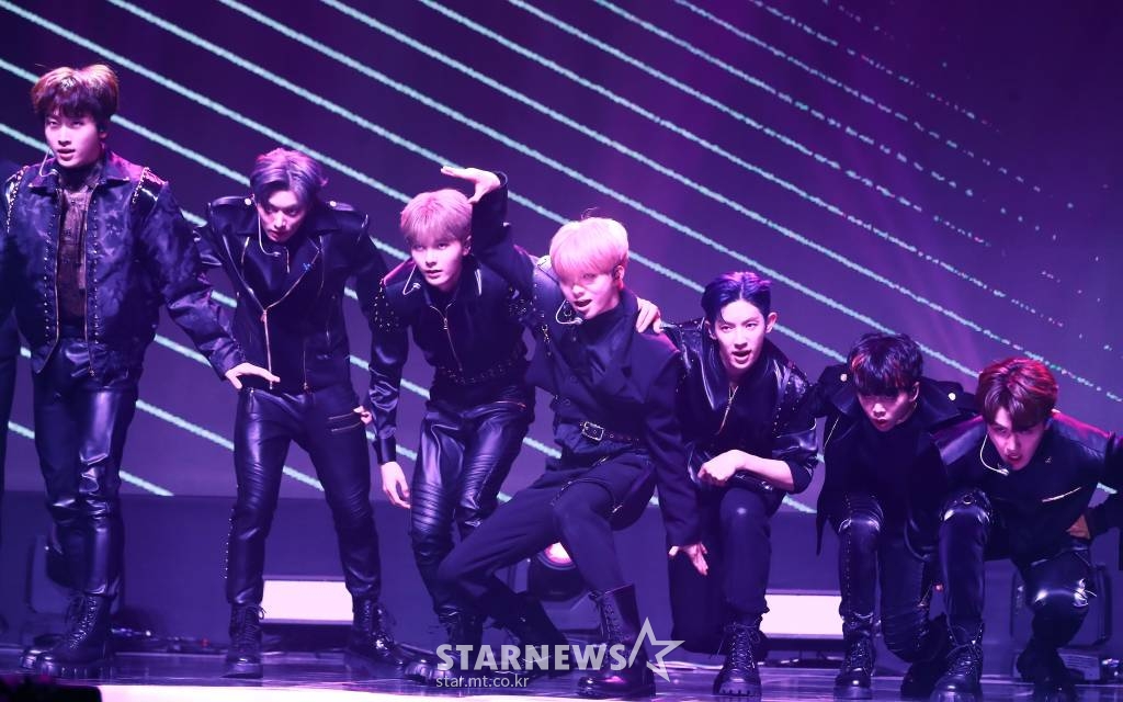 그룹 블랭키(BLANK2Y)가 24일 오후 서울 광장동 예스24라이브홀에서 진행된 첫 번째 미니앨범 'K2Y I : CONFIDENCE Thumbs Up'(키원 컨피던스 떰즈업) 발매기념 쇼케이스에서 신곡을 선보이고 있다.  K2Y 3부작의 첫 번째 시리즈인 이번 앨범은 장기간 이어진 팬데믹으로 몸과 마음이 지친 전 세계인들에게 자신감을 심어주겠다는 블랭키의 음악적 포부를 담고 있다. /2022.05.24 /사진=이동훈 기자 photoguy@