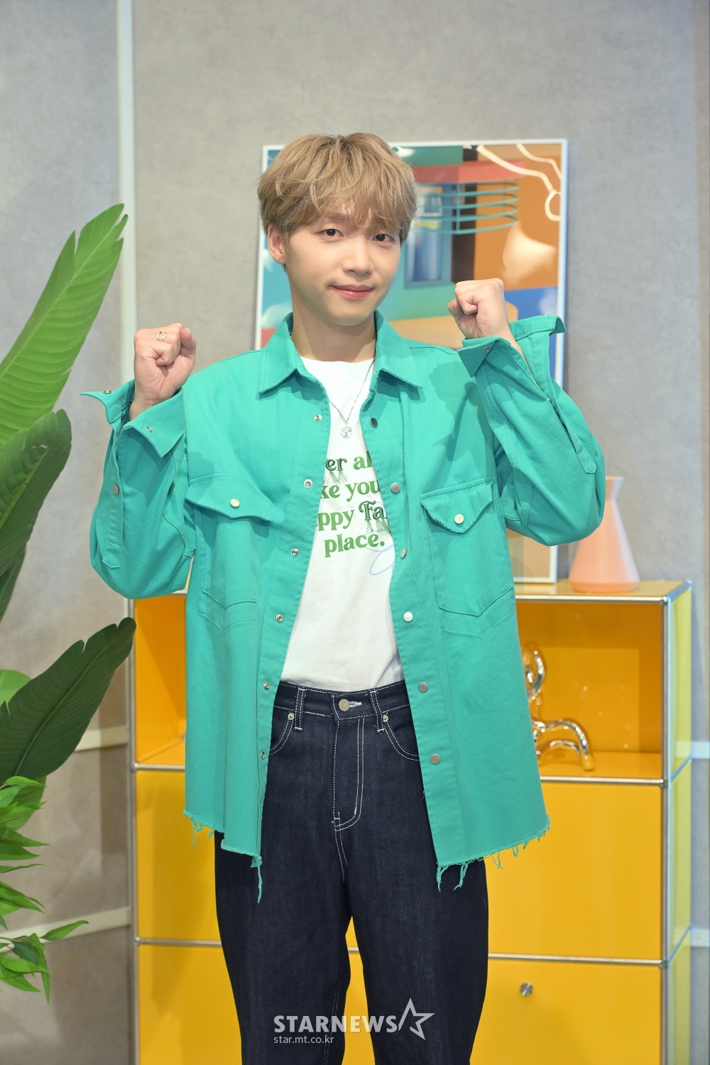 가수 정세운이 25일 오후 온라인 생중계로 진행된 KBS 2TV 새 예능 '요즘 것들이 수상해' 제작발표회에 참석해 포즈를 취하고 있다. 자신만의 꽃길을 찾아 나선 수상한 '요즘것들'의 관찰일기 '요즘 것들이 수상해'는 오늘(25일) 첫 방송된다. /사진제공=KBS 2022.05.25 /사진=이동훈 기자 photoguy@