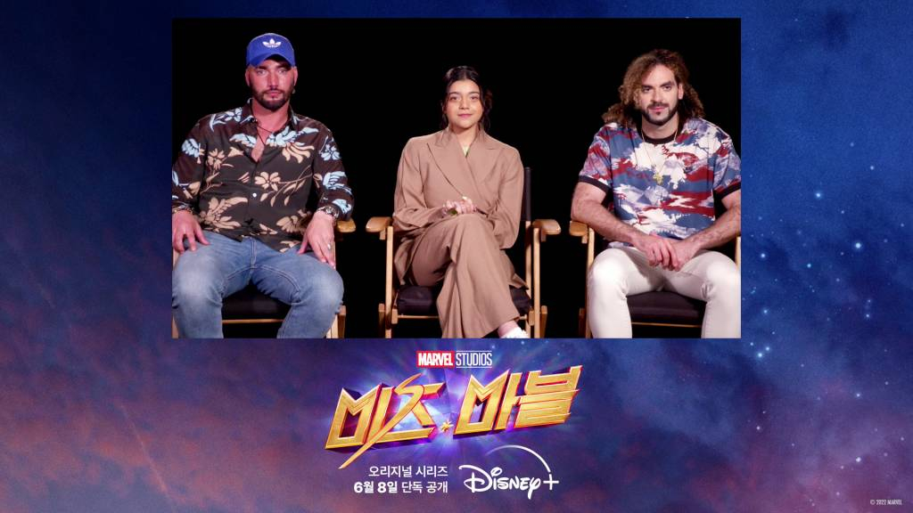 배우 이만 벨라니(가운데), 아딜 엘 아르비, 빌랄 팔라 감독, 가 3일 오전 화상으로 진행된 디즈니+ 오리지널 시리즈 '미즈 마블' 기자간담회에서 인사를 하고 있다. '미즈 마블'은 '어벤져스'와 '캡틴 마블'의 열렬한 팬이자 히어로를 꿈꾸는 16살 '카말라'가 숨겨져 있던 폭발적인 힘을 얻게 되면서 MCU의 새로운 미래를 이끌어갈 에너제틱한 히어로 '미즈 마블'로 거듭나는 이야기다. 오는 8일 공개. / 사진제공 = 월트디즈니컴퍼니 코리아/2022.06.03 /사진=김창현 기자 chmt@