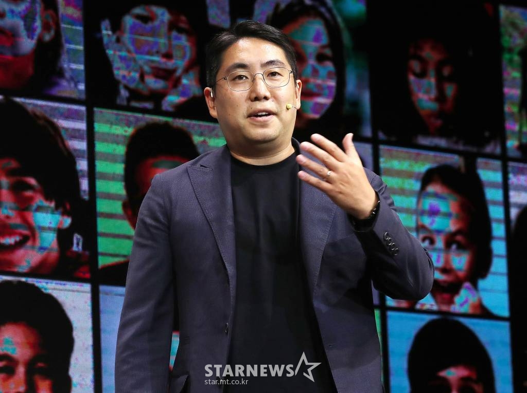 구본웅 MCG(Maum Capital Group) 의장이 15일 오전 서울 용산구 드래곤시티에서 열린 '쇼박스 미디어데이'에 참석해 비전을 설명하고 있다. 2022.06.15 /사진=김창현 기자 chmt@